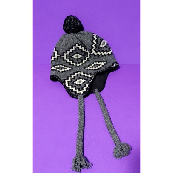 Pendleton Keva Steps Lambs Wool Hat With Strings & Pom Pom Unisex Stylish & Warm - Picture 1 of 7
